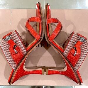 NIB Donald Pliner persimmon leather silver hardware 3.75” kitty heels 7.5 Erica